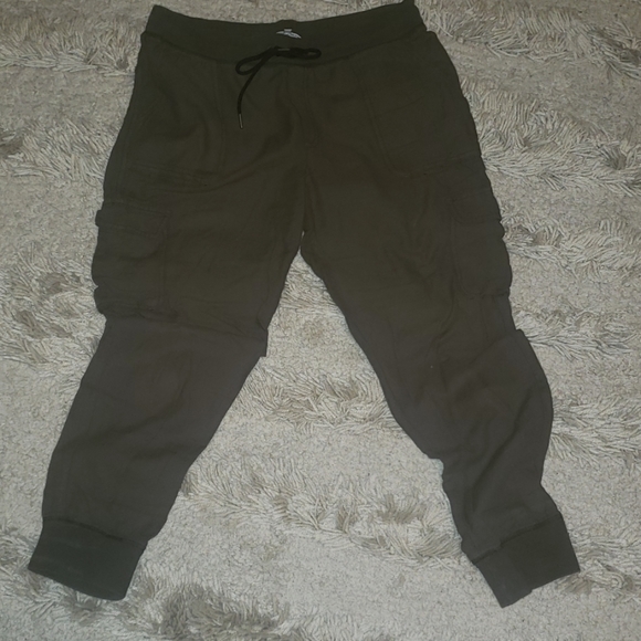Aritzia Community Cebu Pant - Picture 3 of 3